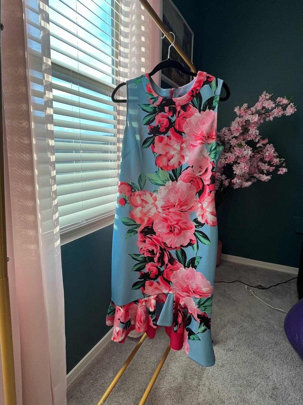 Vince Camuto
 Sleeveless Light Blue Floral Ruffle-Hem Dress - Pink Rose Print